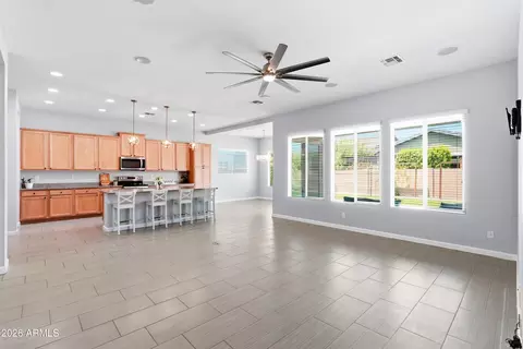 Living - 2850 E Spring Wheat Ct, Gilbert, AZ 85296 photo 5 of 8