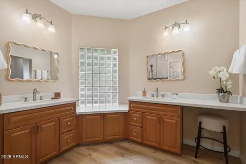 Bath - 9619 N 23rd St, Phoenix, AZ 85028 photo 3 of 6