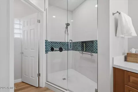 Bath - 9619 N 23rd St, Phoenix, AZ 85028 photo 2 of 6