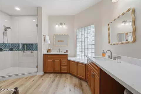 Bath - 9619 N 23rd St, Phoenix, AZ 85028 photo 1 of 6