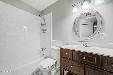 Bath - 1114 E Ruth Ave, Phoenix, AZ 85020 photo 2 of 2