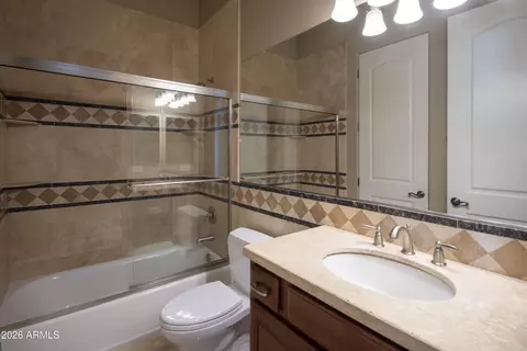Bath - 2091 E Coconino Ct, Gilbert, AZ 85298 photo 2 of 5