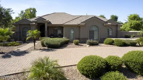 Exterior - 2091 E Coconino Ct, Gilbert, AZ 85298 photo 6 of 9