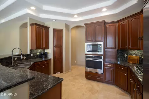 Kitchen - 2091 E Coconino Ct, Gilbert, AZ 85298 photo 3 of 5