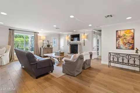 Living - 4025 E Osborn Rd, Phoenix, AZ 85018 photo 4 of 4