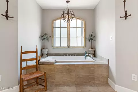 Bath - 4025 E Osborn Rd, Phoenix, AZ 85018 photo 1 of 5