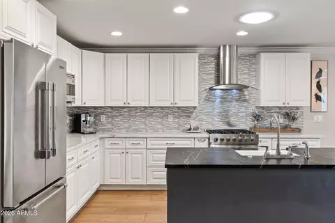 Kitchen - 4025 E Osborn Rd, Phoenix, AZ 85018 photo 1 of 4
