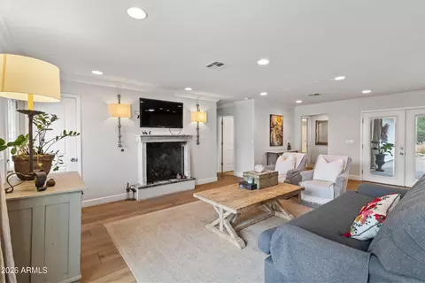 Living - 4025 E Osborn Rd, Phoenix, AZ 85018 photo 3 of 4