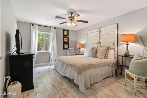 Bedroom - 4025 E Osborn Rd, Phoenix, AZ 85018 photo 4 of 6