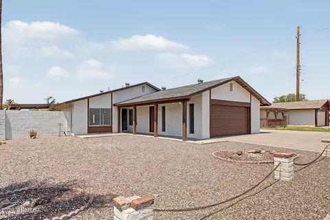 Exterior - 8934 N 55th Dr, Glendale, AZ 85302 photo 2 of 6
