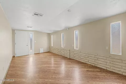 Living - 8934 N 55th Dr, Glendale, AZ 85302 photo 5 of 6