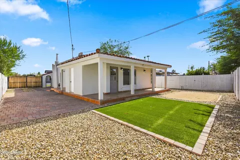 Exterior - 1922 E Yale St, Phoenix, AZ 85006 photo 5 of 11