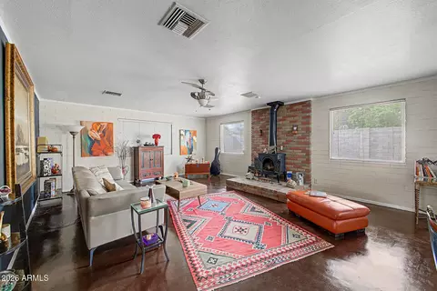 Living - 1202 E Becker Ln, Phoenix, AZ 85020 photo 1 of 3
