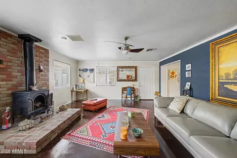 Living - 1202 E Becker Ln, Phoenix, AZ 85020 photo 2 of 3