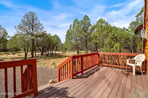 Exterior - 2290 Thunderbird Way, Overgaard, AZ 85933 photo 3 of 9