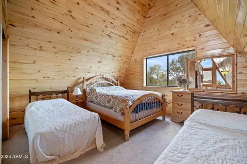 Bedroom - 2290 Thunderbird Way, Overgaard, AZ 85933 photo 3 of 5
