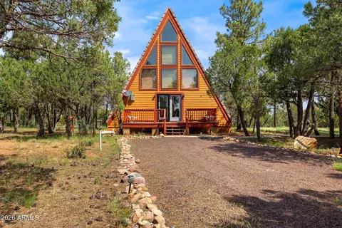 Exterior - 2290 Thunderbird Way, Overgaard, AZ 85933 photo 2 of 9
