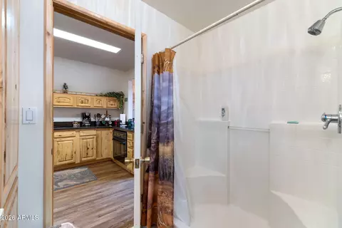 Bath - 2290 Thunderbird Way, Overgaard, AZ 85933 photo 3 of 4