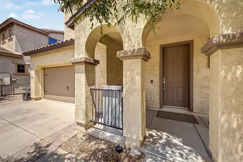 Exterior - 3306 E Meadowview Dr, Gilbert, AZ 85298 photo 2 of 21
