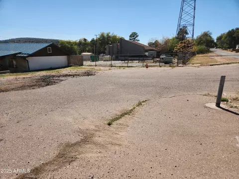 Exterior - 704 S Meadow St, Payson, AZ 85541 photo 10 of 17