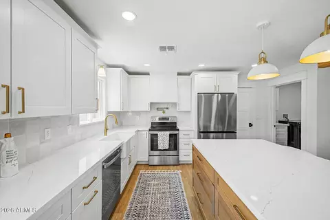 Kitchen - 2425 E Inverness Ave, Mesa, AZ 85204 photo 3 of 3