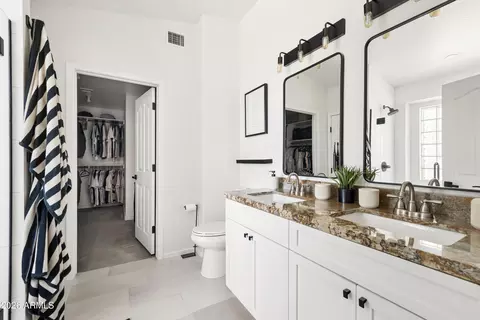 Bath - 4323 E Lone Cactus Dr, Phoenix, AZ 85050 photo 1 of 5