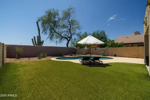 Exterior - 4323 E Lone Cactus Dr, Phoenix, AZ 85050 photo 5 of 6