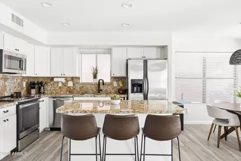 Kitchen - 4323 E Lone Cactus Dr, Phoenix, AZ 85050 photo 1 of 4