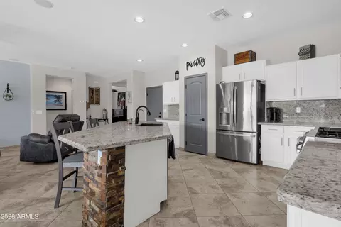 Kitchen - 11113 E Quarry Ave, Mesa, AZ 85212 photo 4 of 5