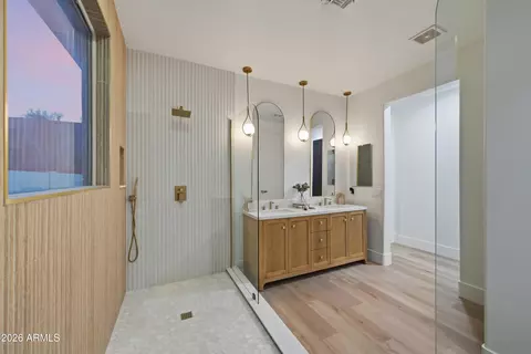 Bath - 3959 E Morrison Ranch Pkwy, Gilbert, AZ 85296 photo 4 of 6