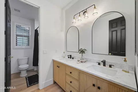 Bath - 3959 E Morrison Ranch Pkwy, Gilbert, AZ 85296 photo 5 of 6