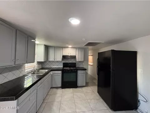 6319 W Maryland Ave #5, Glendale, AZ 85301