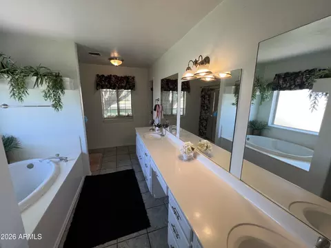 Bath - 7525 E Sherwood Dr, Snowflake, AZ 85937 photo 2 of 3