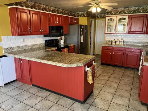 Kitchen - 7525 E Sherwood Dr, Snowflake, AZ 85937 photo 1 of 3