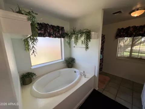 Bath - 7525 E Sherwood Dr, Snowflake, AZ 85937 photo 1 of 3