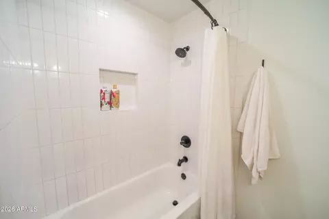Bath - 1224 E Alameda Dr, Tempe, AZ 85282 photo 2 of 3