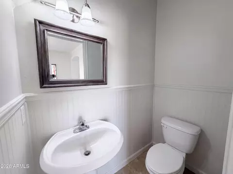 Bath - 5641 S 10th Dr, Phoenix, AZ 85041 photo 1 of 5