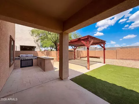 Exterior - 5641 S 10th Dr, Phoenix, AZ 85041 photo 6 of 7
