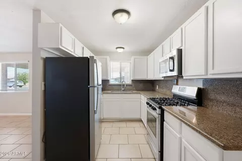 Kitchen - 4138 E Bluefield Ave, Phoenix, AZ 85032 photo 1 of 3