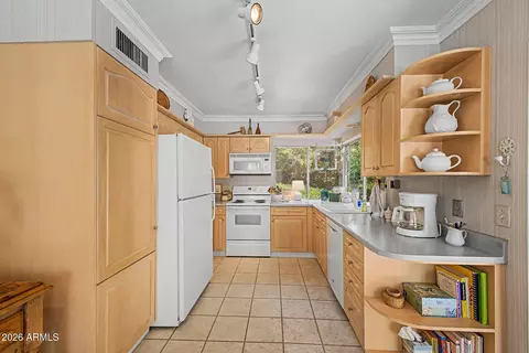 Kitchen - 1518 E Northshore Dr, Tempe, AZ 85283 photo 1 of 2