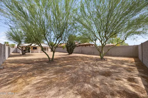 Exterior - 2111 E Paradise Ln, Phoenix, AZ 85022 photo 6 of 7