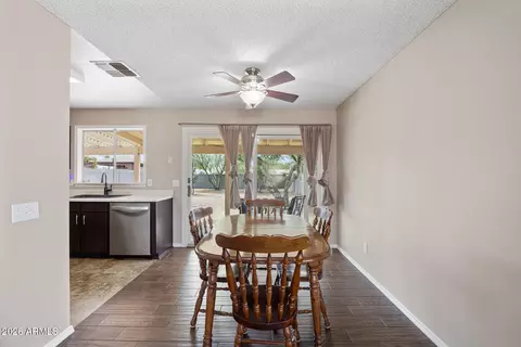 Dining - 2111 E Paradise Ln, Phoenix, AZ 85022 photo 2 of 5