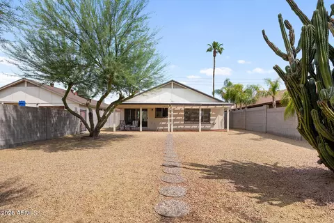 Exterior - 2111 E Paradise Ln, Phoenix, AZ 85022 photo 1 of 7