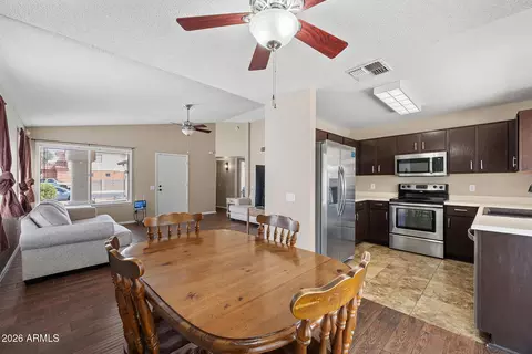 Dining - 2111 E Paradise Ln, Phoenix, AZ 85022 photo 4 of 5