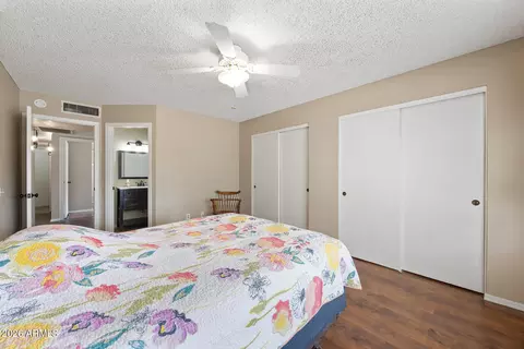 Bedroom - 2111 E Paradise Ln, Phoenix, AZ 85022 photo 5 of 6