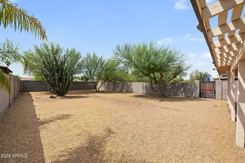 Exterior - 2111 E Paradise Ln, Phoenix, AZ 85022 photo 3 of 7