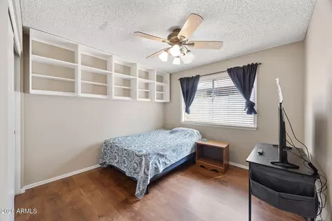 Bedroom - 2111 E Paradise Ln, Phoenix, AZ 85022 photo 1 of 6