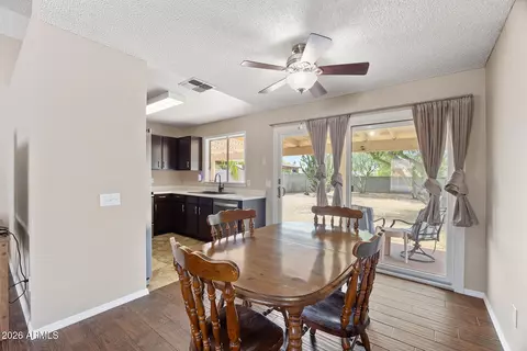 Dining - 2111 E Paradise Ln, Phoenix, AZ 85022 photo 1 of 5
