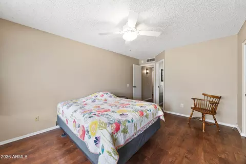 Bedroom - 2111 E Paradise Ln, Phoenix, AZ 85022 photo 6 of 6