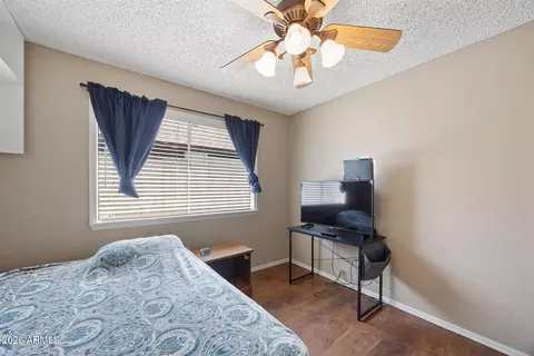 Bedroom - 2111 E Paradise Ln, Phoenix, AZ 85022 photo 3 of 6